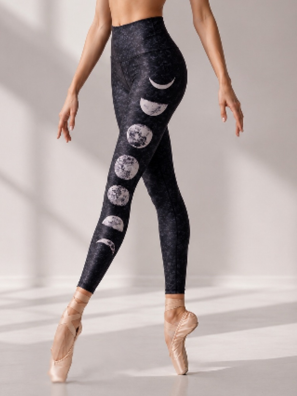 NWT Yoga Democracy Moon Phase Yoga leggings MED